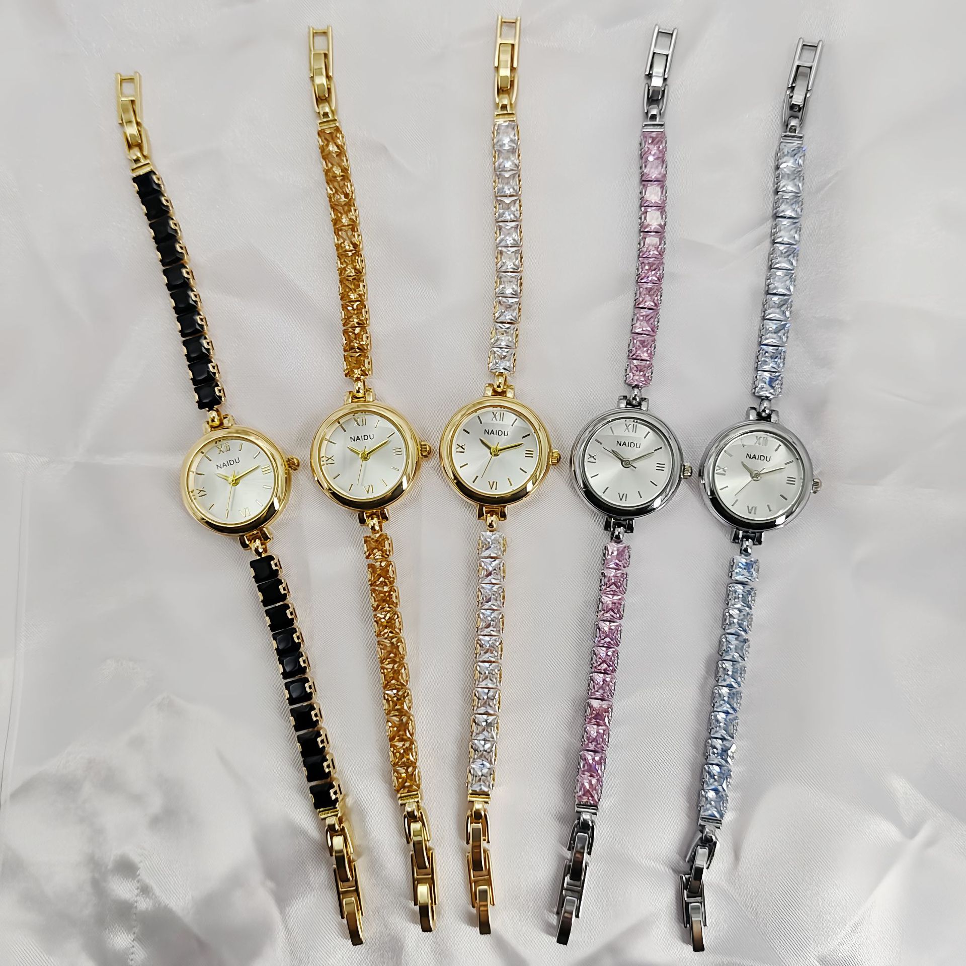 여성을 위한 새로운 패션 다이아몬드 장식 팔찌 시계,  - Luxury Watch Level 리뷰 및 가격