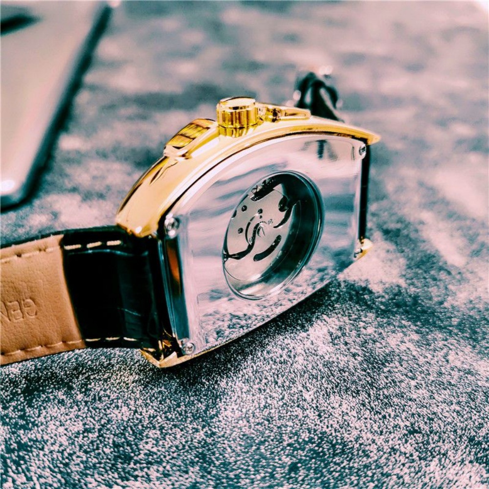 배럴형 케이스, 속이 빈 가죽 스트랩, 개인 맞춤형 방 - Luxury Watch Values 리뷰 및 가격