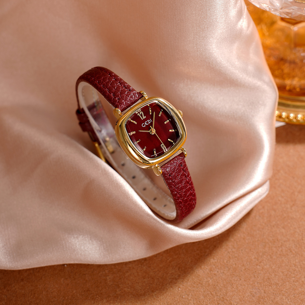 UTHAI 61018 CQ490 심플함, 높은 미적 가 - Luxury Watch Values 리뷰 및 가격