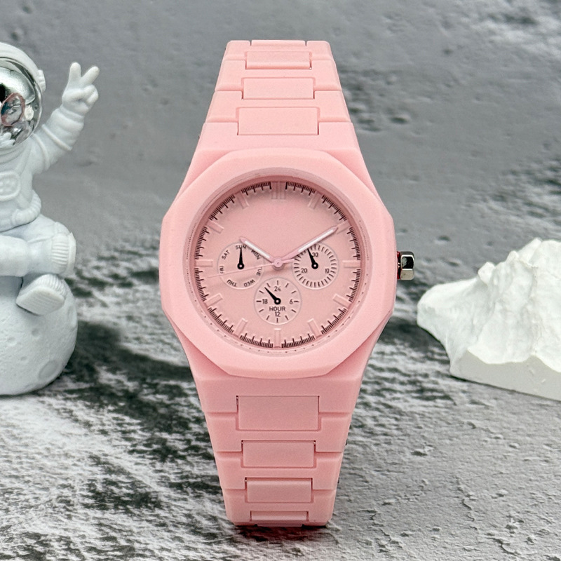 유명 브랜드 가짜 세 눈 다이얼 남성 여성 시계 패션  - Luxury Watch Mockup 리뷰 및 가격