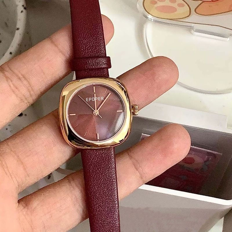 트렌디하고 고급스러운 디자인의 심플 럭셔리 레트로 니치 - Luxury Watch Level 리뷰 및 가격
