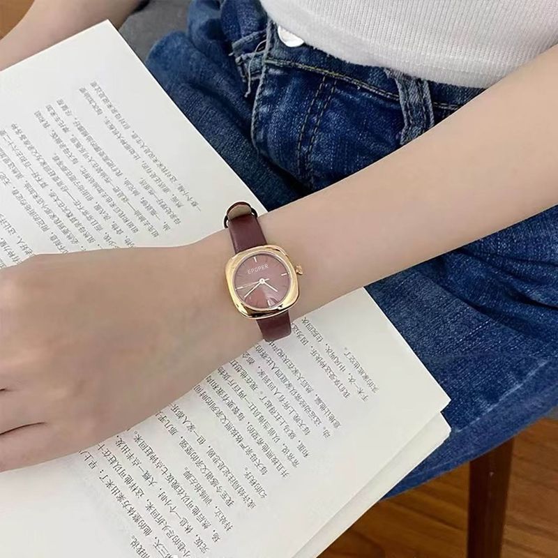 트렌디하고 고급스러운 디자인의 심플 럭셔리 레트로 니치 - Luxury Watch Level 리뷰 및 가격